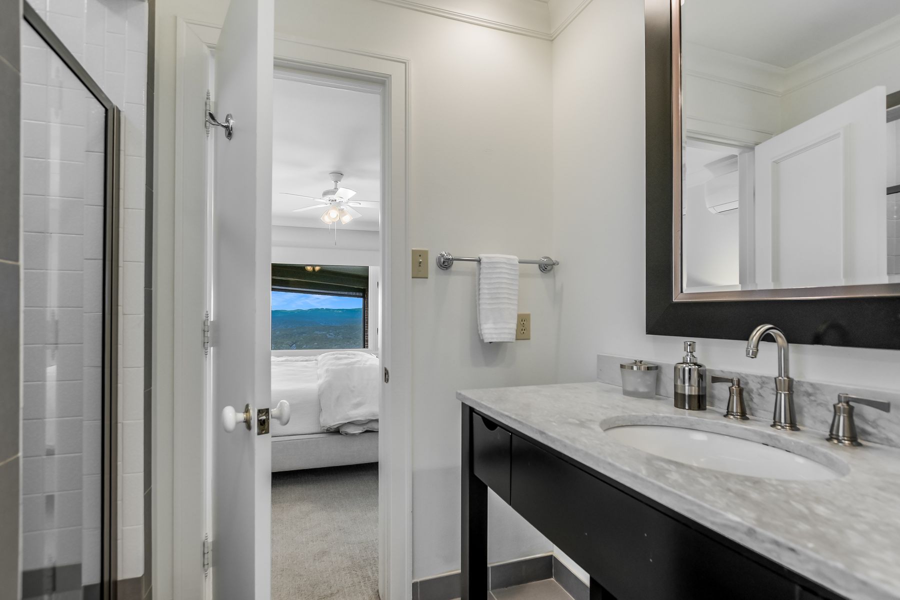 78 Pascal Lane Austin, TX 78746 - Photo 15 of 20 Ensuite guest bathroom