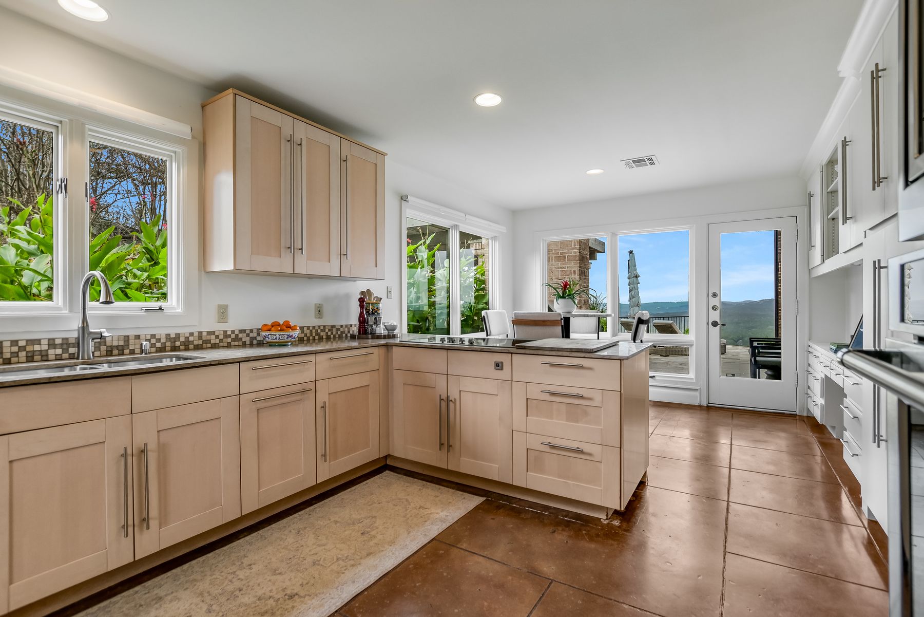 78 Pascal Lane Austin, TX 78746 - Photo 7 of 20