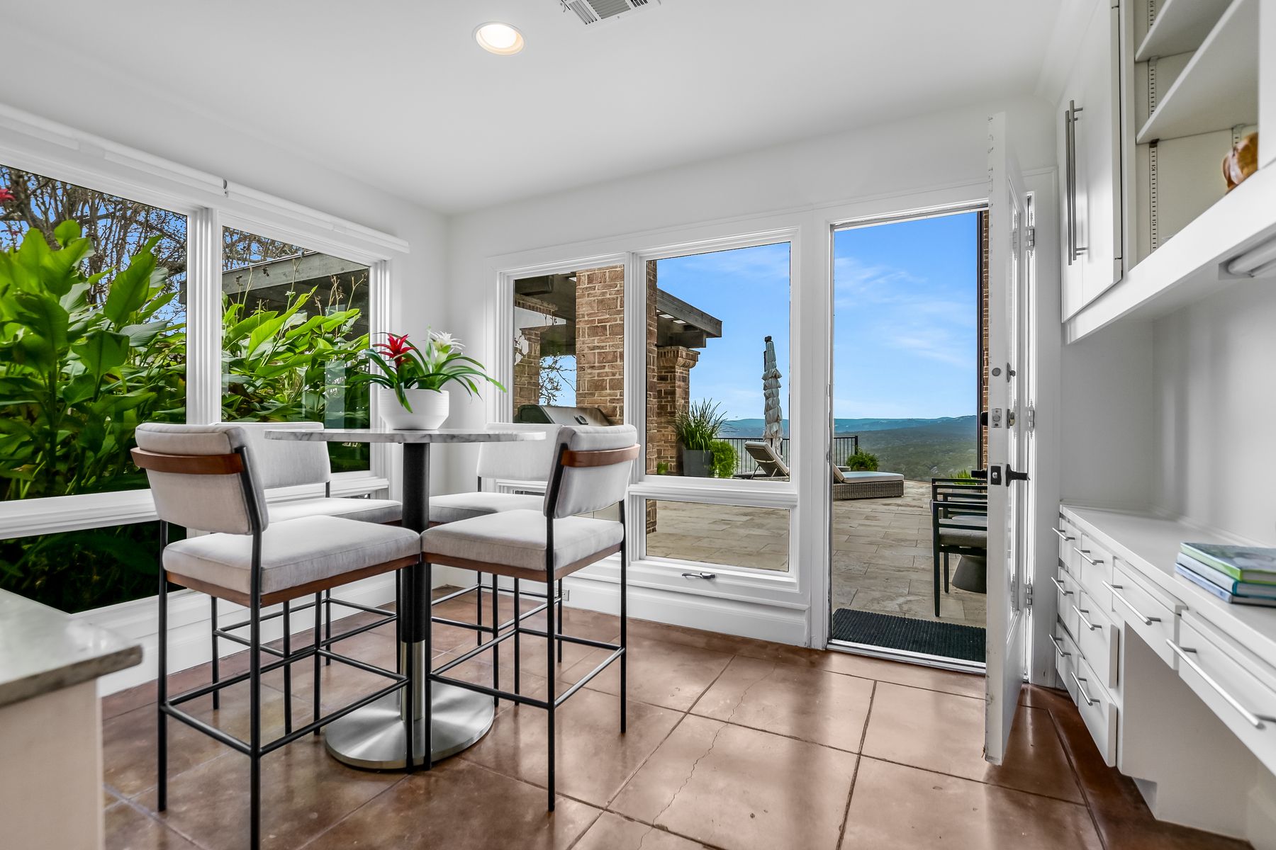 78 Pascal Lane Austin, TX 78746 - Photo 8 of 20