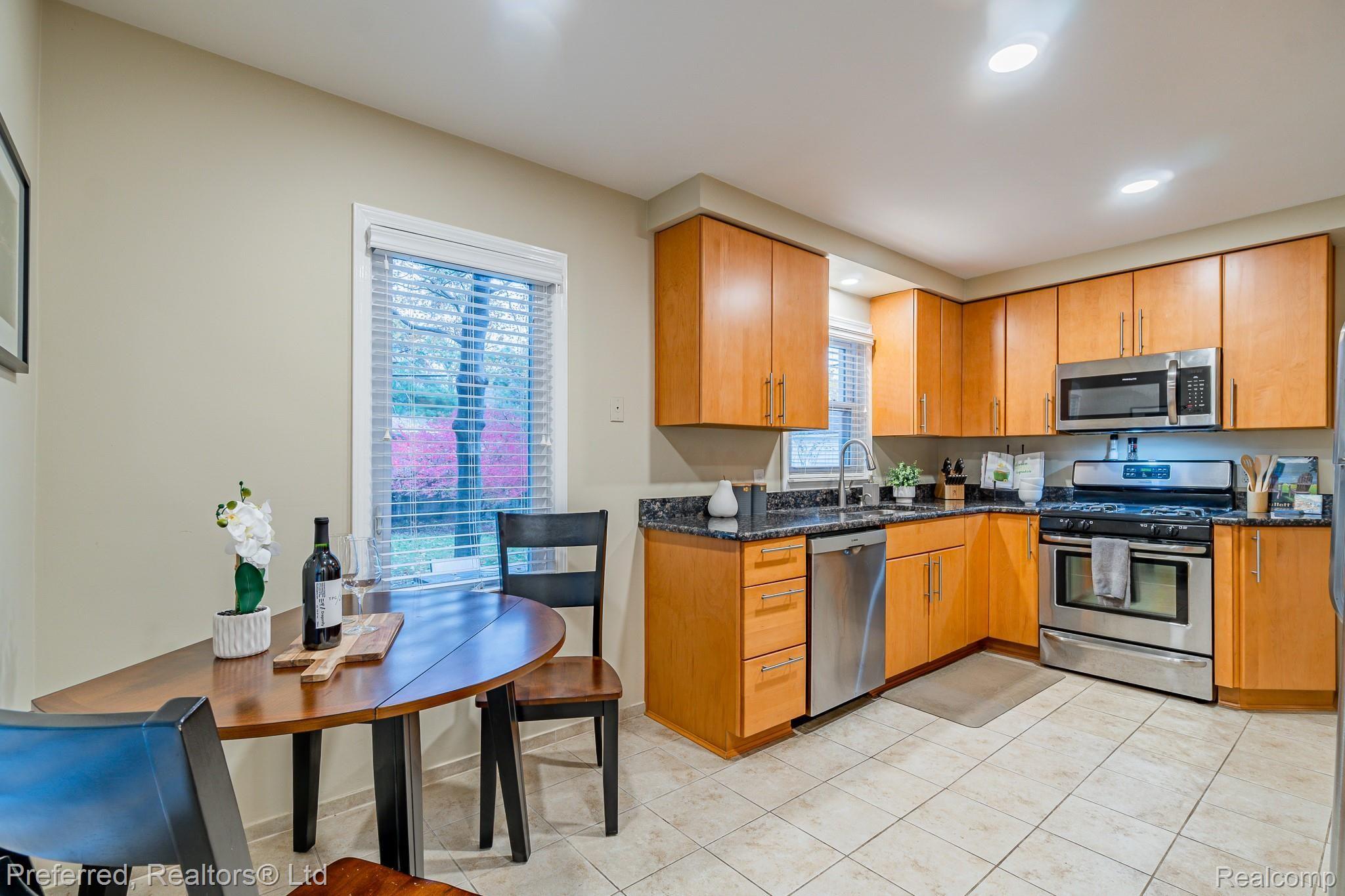622 West Webster Road Royal Oak, MI 48073 - Photo 10 of 34 Webster-11.jpg