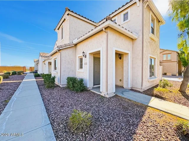 $1,925 | 16051 North 19th Drive, Phoenix, AZ 85023