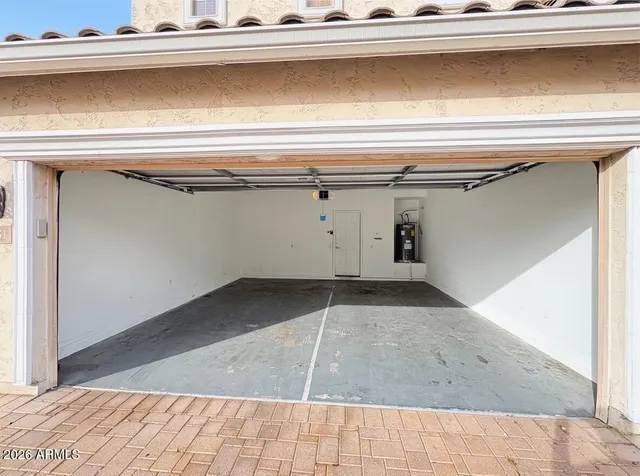 $1,925 | 16051 North 19th Drive, Phoenix, AZ 85023