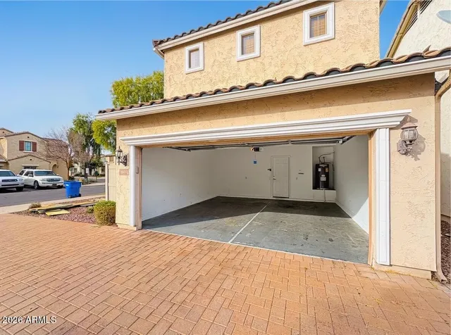 $1,925 | 16051 North 19th Drive, Phoenix, AZ 85023