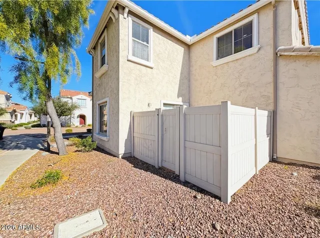 $1,925 | 16051 North 19th Drive, Phoenix, AZ 85023