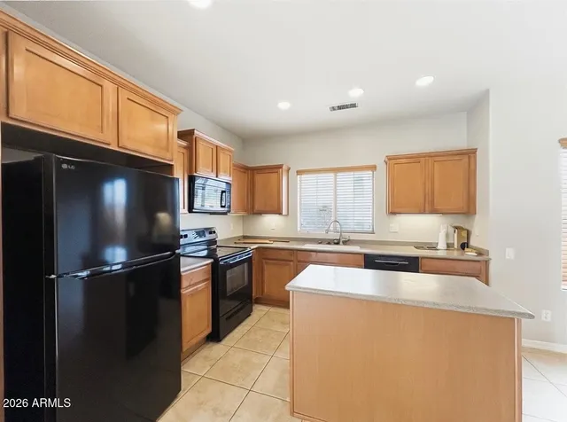 $1,925 | 16051 North 19th Drive, Phoenix, AZ 85023