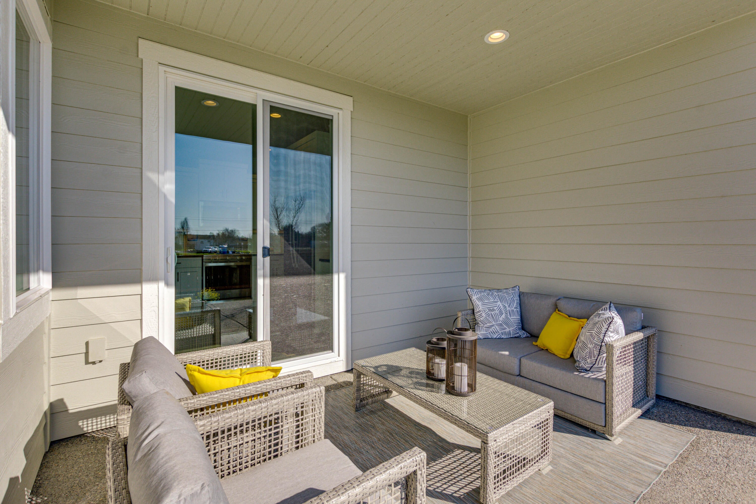 4649 Southwest 36th Street Redmond, OR 97756 - Photo 5 of 47 Patio is covered.