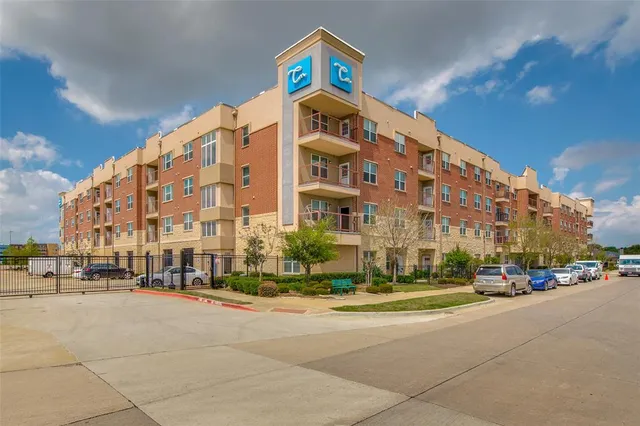 $1,350 | 1100 West Trinity Mills Road, Unit 3005, Carrollton, TX 75006