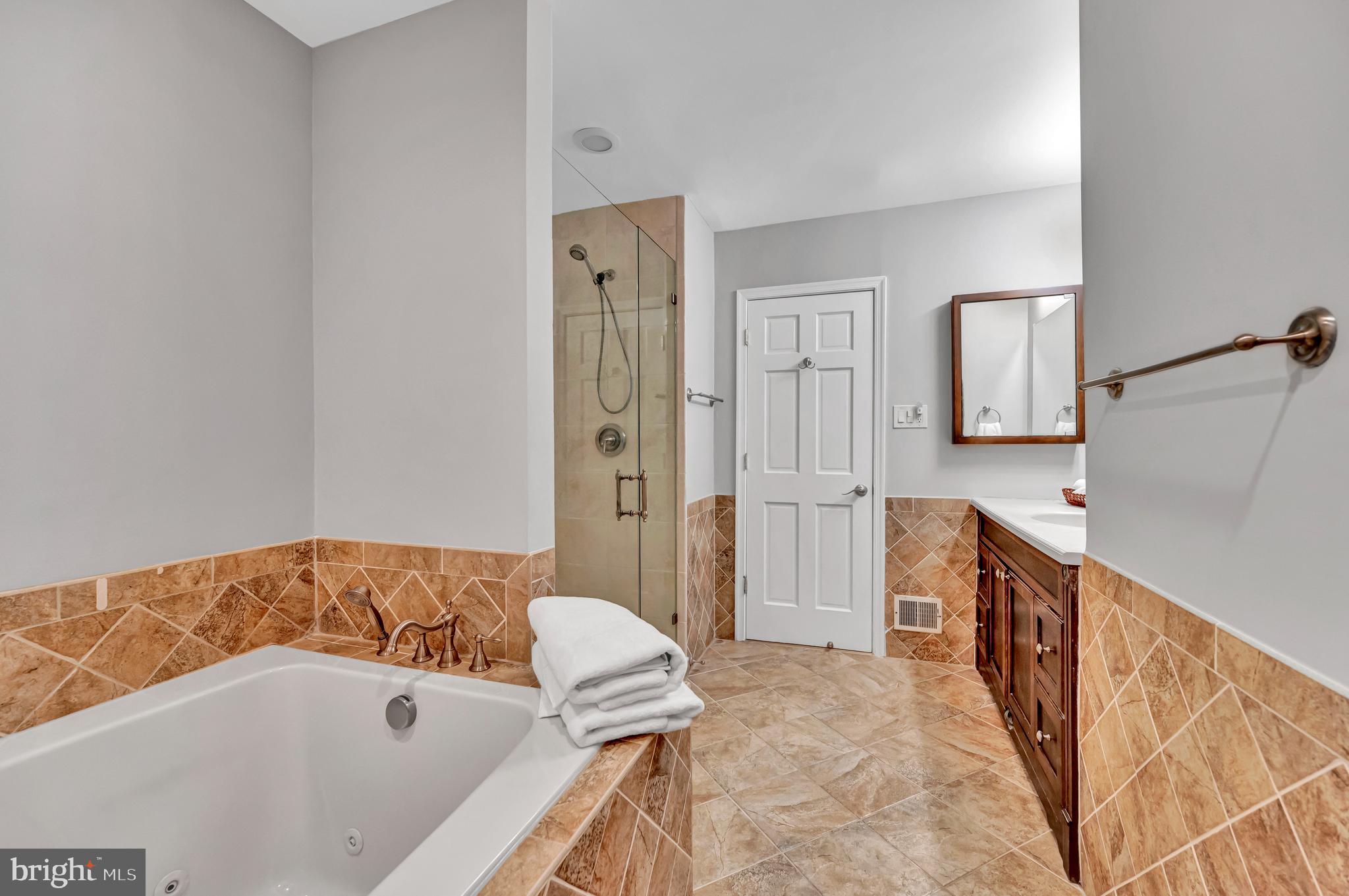3407 Cool Spring Road Hyattsville, MD 20783 - Photo 20 of 32 Huge Main Level Bathroom w/Soaking Tub & Shower