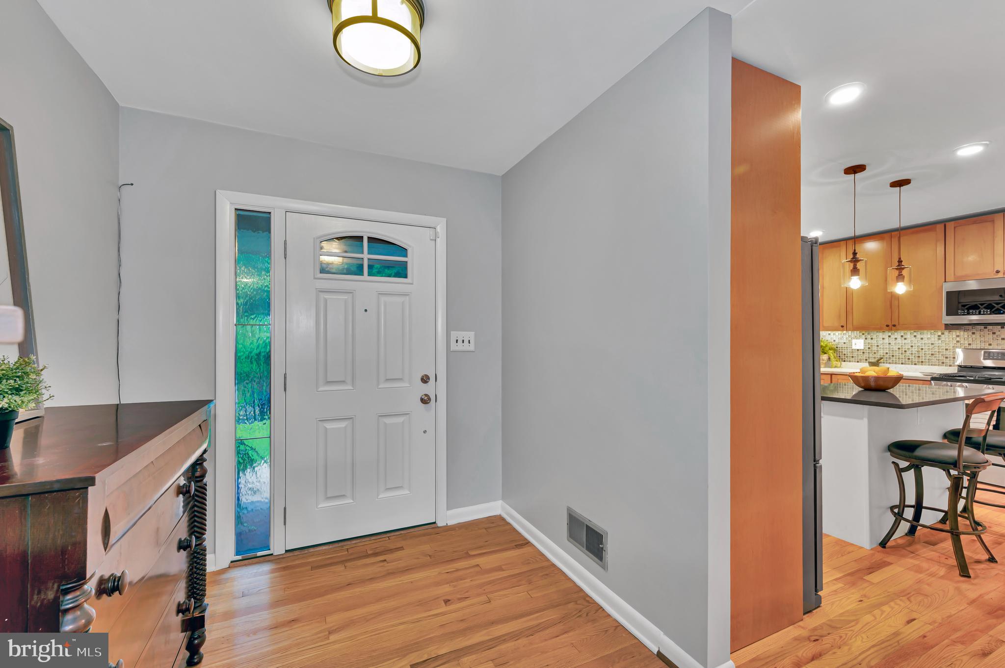 3407 Cool Spring Road Hyattsville, MD 20783 - Photo 5 of 32 Entrance/Foyer