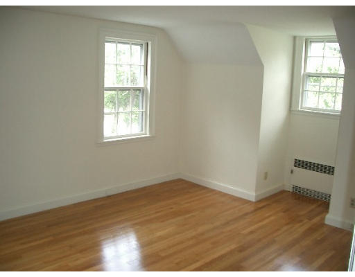 10 Shipman Road Andover, MA 01810 - Photo 5 of 6 Gallery Image 5