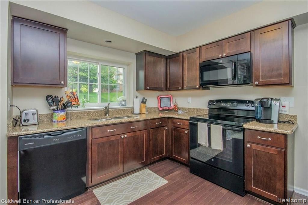 1619 Grandview Drive Rochester Hills, MI 48306 - Photo 3 of 15