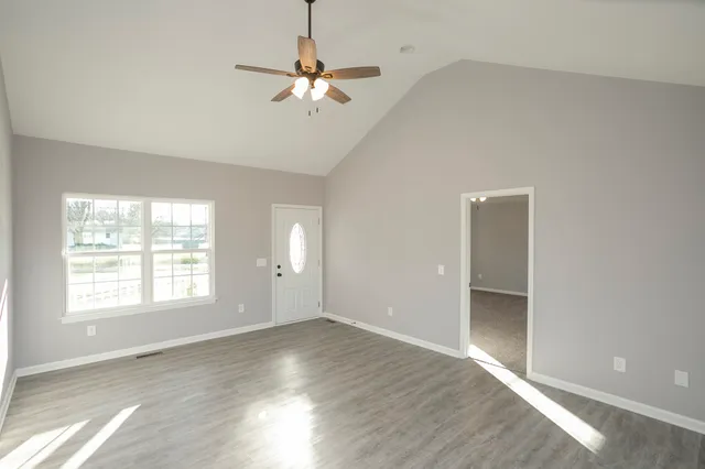 $1,800 | 123 Vanatta Road, Portland, TN 37148