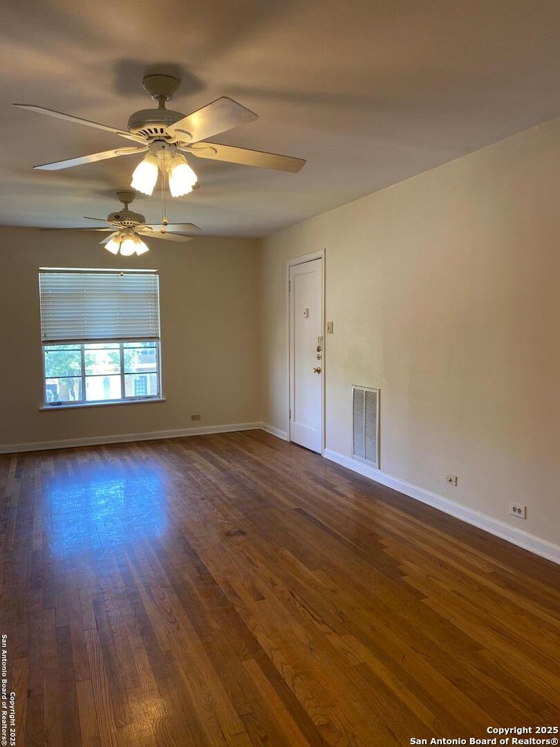 152 Terrell Road, Unit 4 Alamo Heights, TX 78209 - Photo 2 of 6
