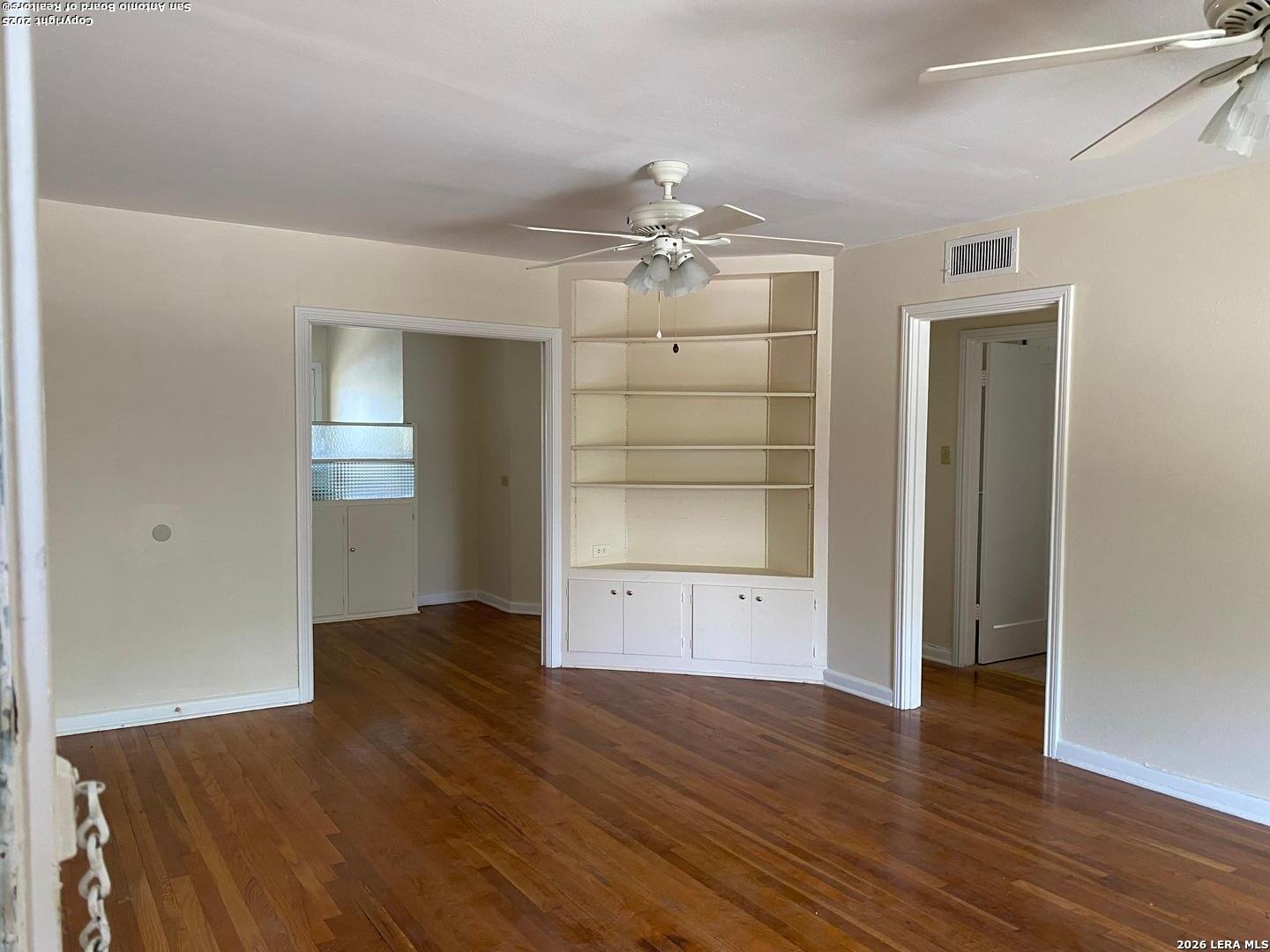 152 Terrell Road, Unit 4 Alamo Heights, TX 78209 - Photo 3 of 6