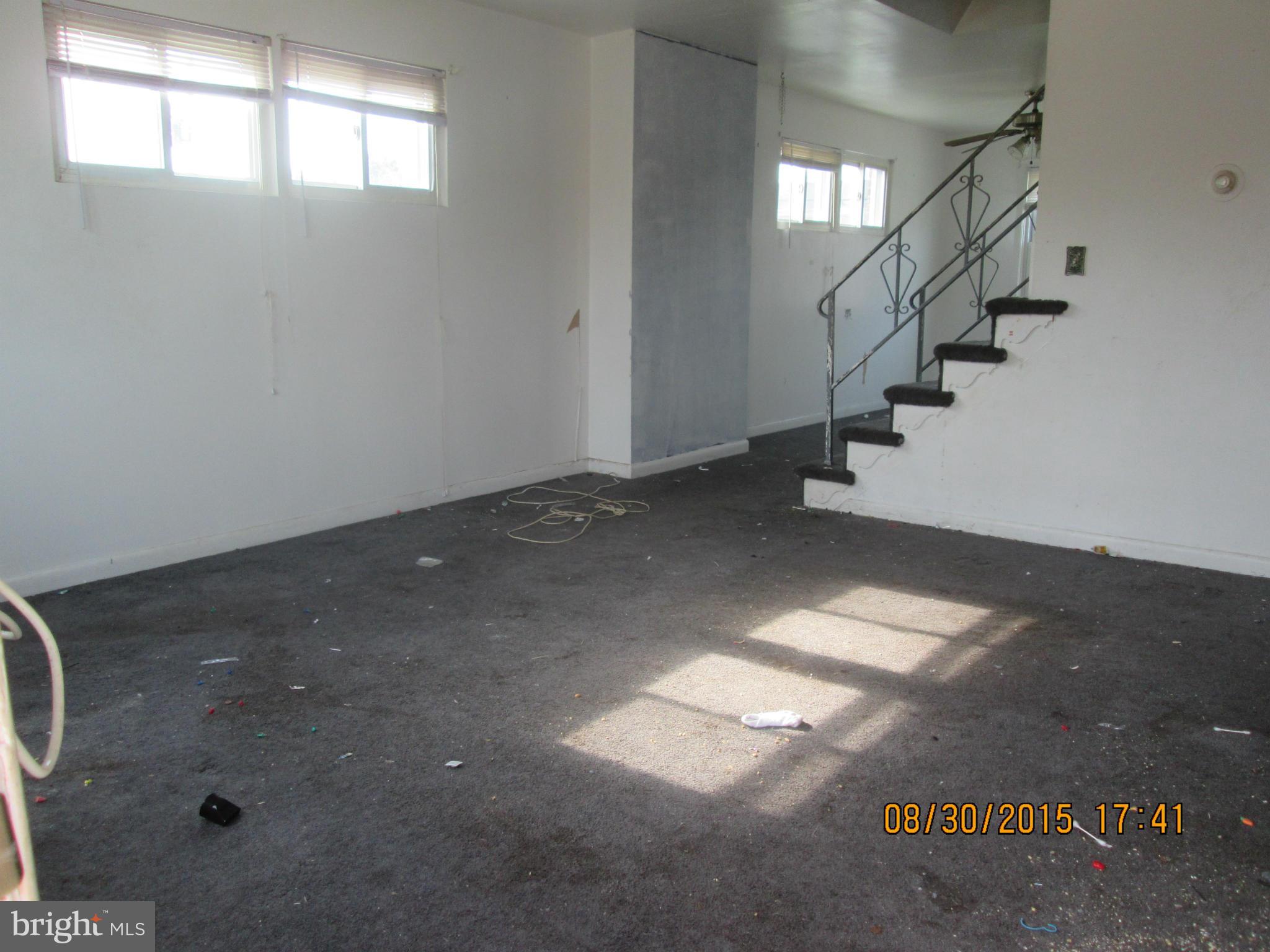 9718 Conmar Road Baltimore, MD 21220 - Photo 2 of 13 Living Room