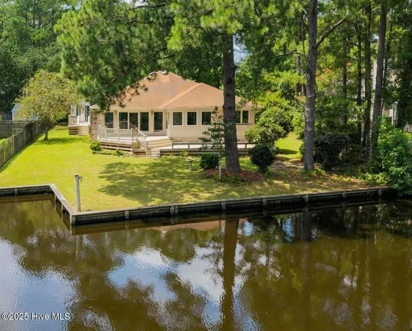 $535,000 | 104 Lantern Lane, New Bern, NC 28562