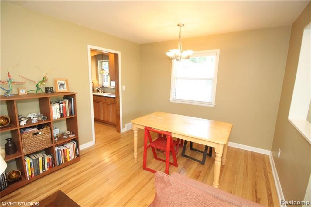 16231 Reedmere Avenue Beverly Hills, MI 48025 - Photo 7 of 24