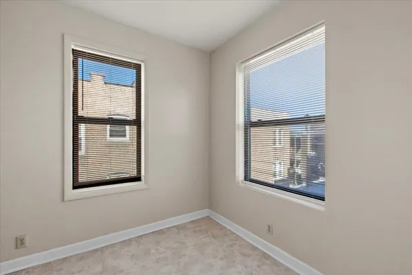 $1,000 | 1934 East 74th Street, Unit 302, Chicago, IL 60649