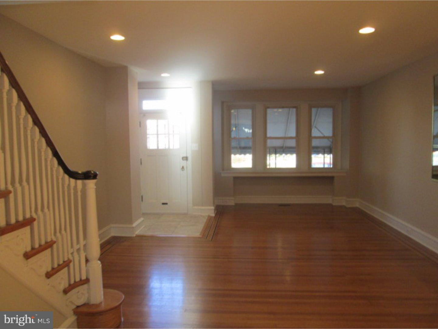 7472 Briar Road Philadelphia, PA 19138 - Photo 2 of 25 Living Room
