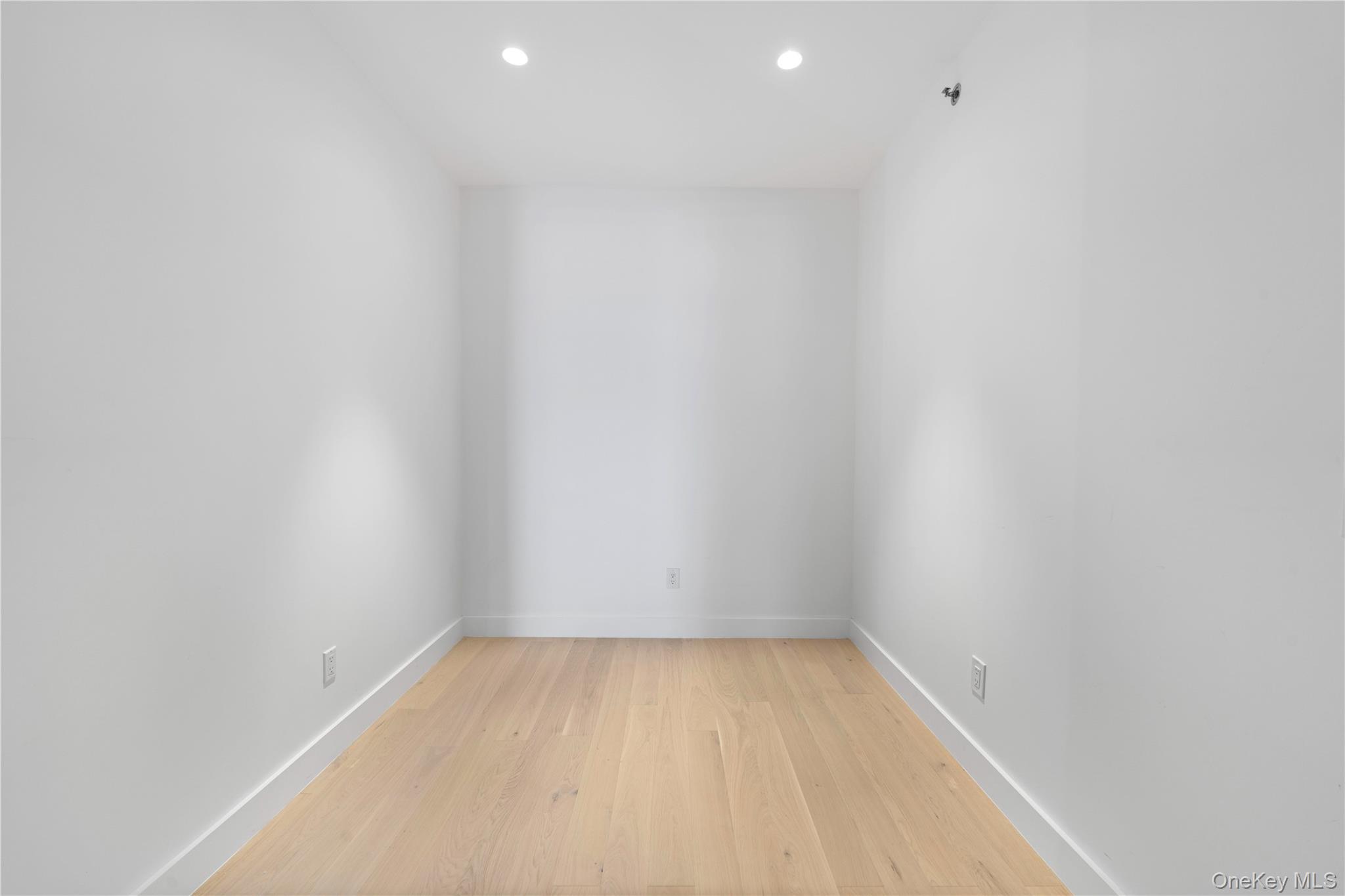 136-18 Maple Avenue, Unit 5G Queens, NY 11355 - Photo 15 of 35 a view of room