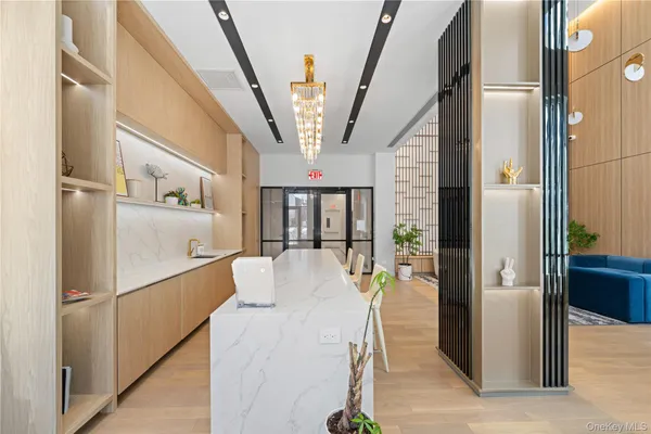 $899,000 | 136-18 Maple Avenue, Unit 5G | Flushing
