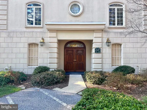 $275,000 | 2025 South Queen Street, Unit 232, York, PA 17403