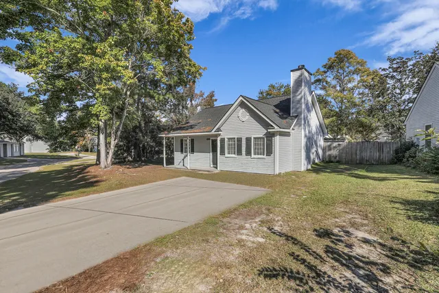 $285,000 | 482 Courtland Drive, Summerville, SC 29486