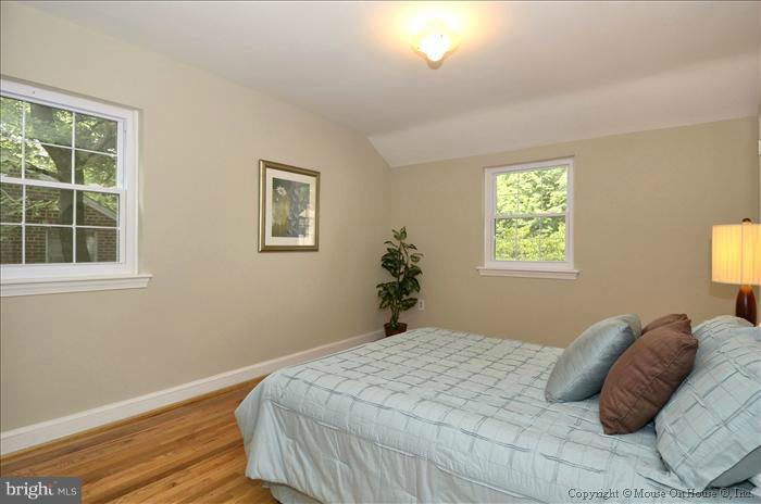 10001 Kinross Avenue Silver Spring, MD 20901 - Photo 8 of 28 Bedroom (Master)