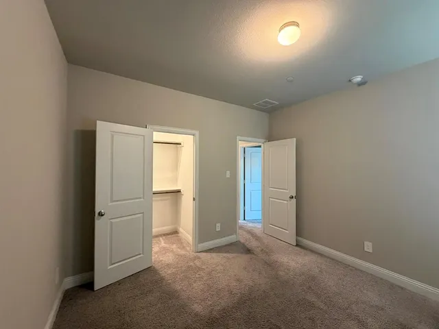 $3,000 | 624 Hutchinson Lane, Lewisville, TX 75077