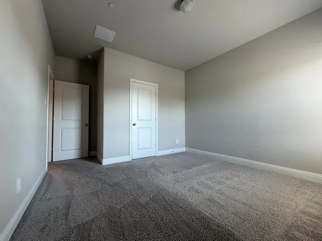 $3,000 | 624 Hutchinson Lane, Lewisville, TX 75077