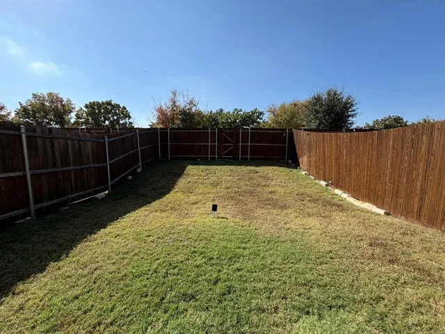 $3,000 | 624 Hutchinson Lane, Lewisville, TX 75077