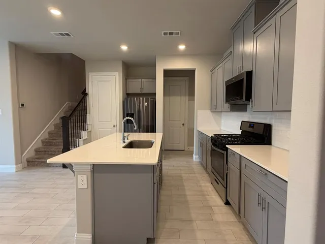 $3,000 | 624 Hutchinson Lane, Lewisville, TX 75077