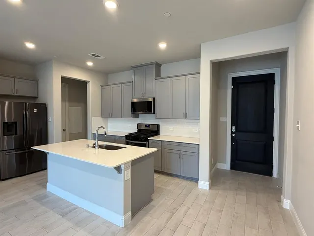 $3,000 | 624 Hutchinson Lane, Lewisville, TX 75077