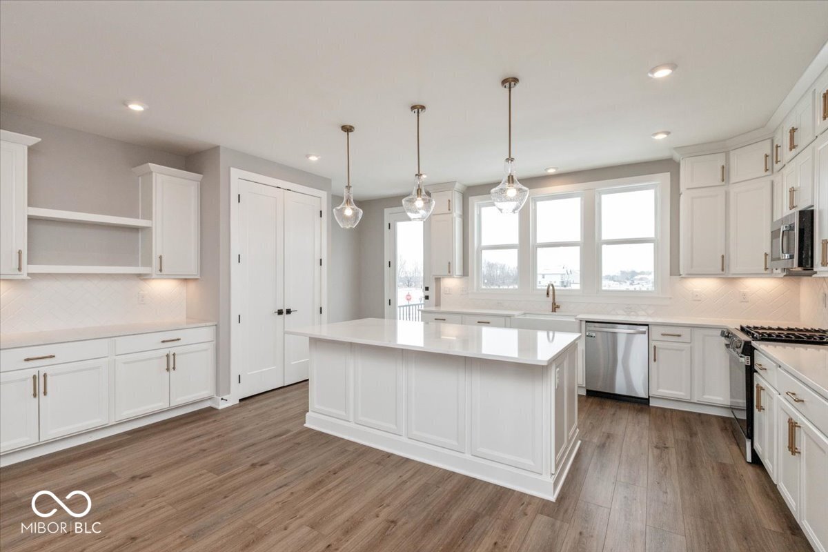 420 Elite Street Westfield, IN 46074 - Photo 3 of 35