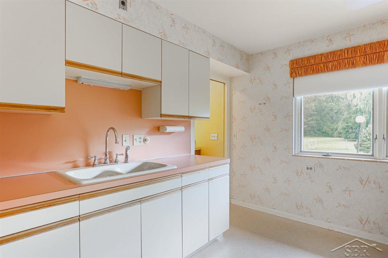 1334 Hemmeter Road Saginaw, MI 48638 - Photo 18 of 54 50053436-17.JPG