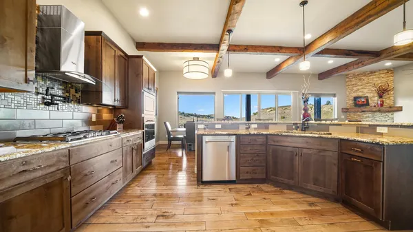 $1,300,000 | 369 Hillview Drive, Grand Junction, CO 81507
