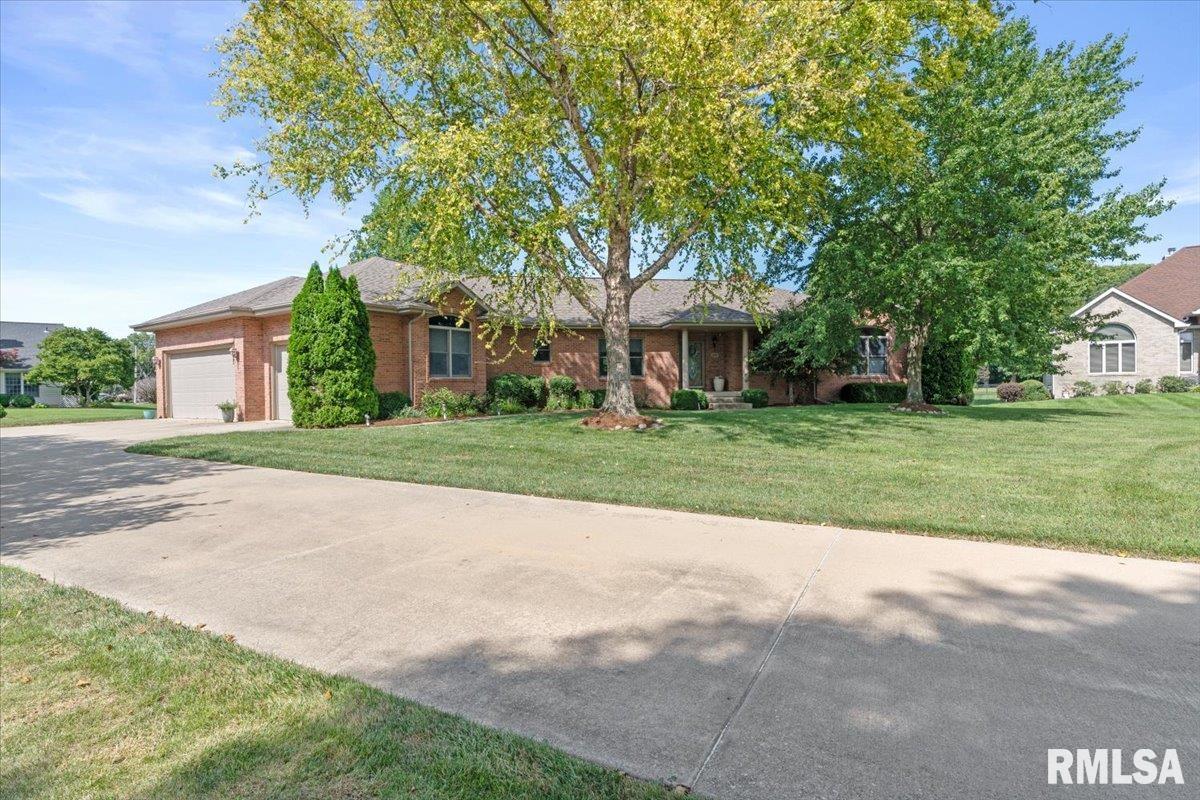 2405 Rosewell Point Springfield, IL 62711 - Photo 2 of 49 Gallery Image 2