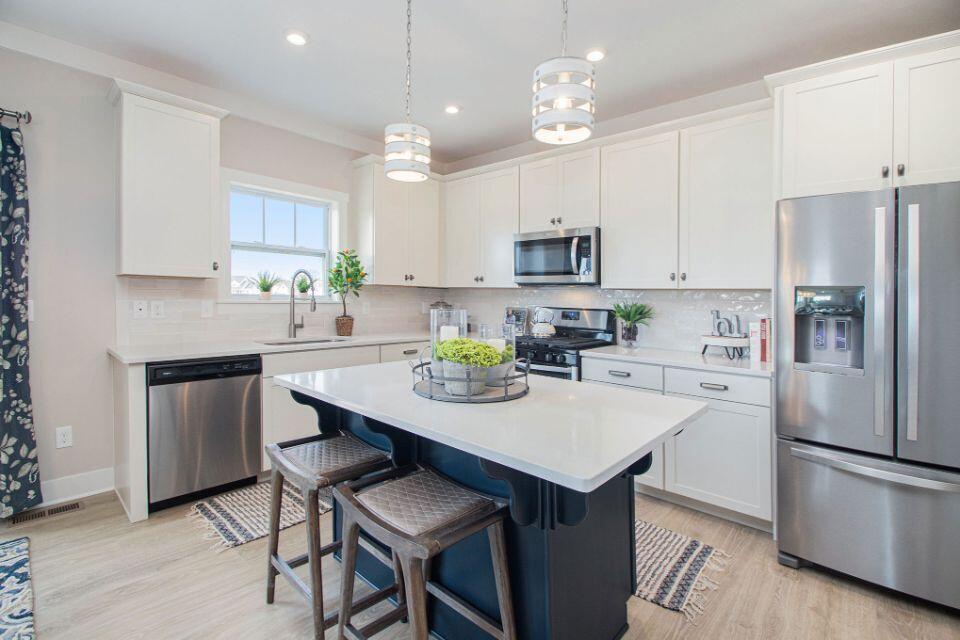 6225 Comiskey Road Stevensville, MI 49127 - Photo 27 of 31 4-WSE194-E2390-Kitchen1