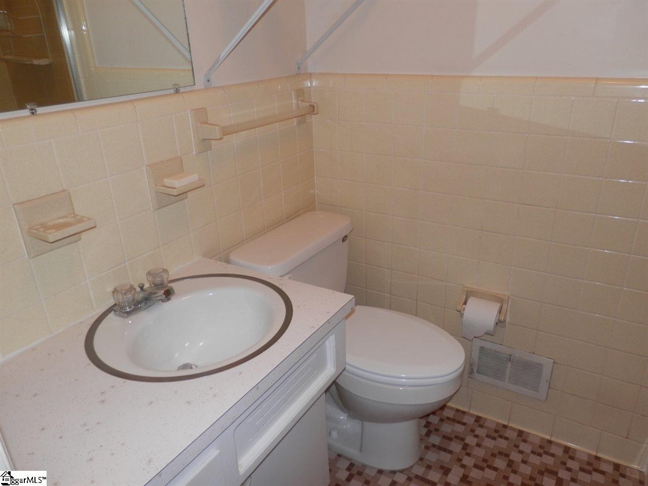 206 Oneal Road Greer, SC 29651 - Photo 8 of 12