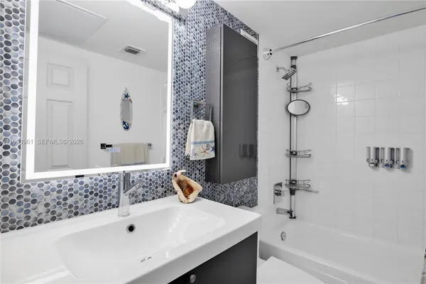 $3,350 | 2501 South Ocean Drive, Unit 922, Hollywood, FL 33019