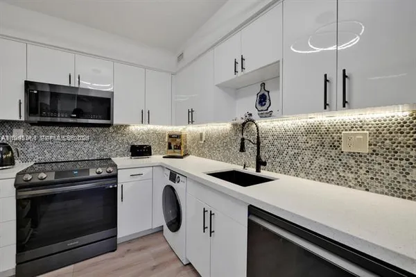 $3,350 | 2501 South Ocean Drive, Unit 922, Hollywood, FL 33019