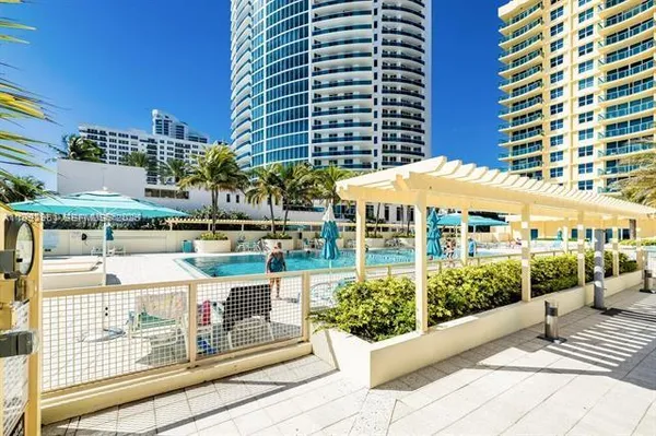 $3,350 | 2501 South Ocean Drive, Unit 922, Hollywood, FL 33019