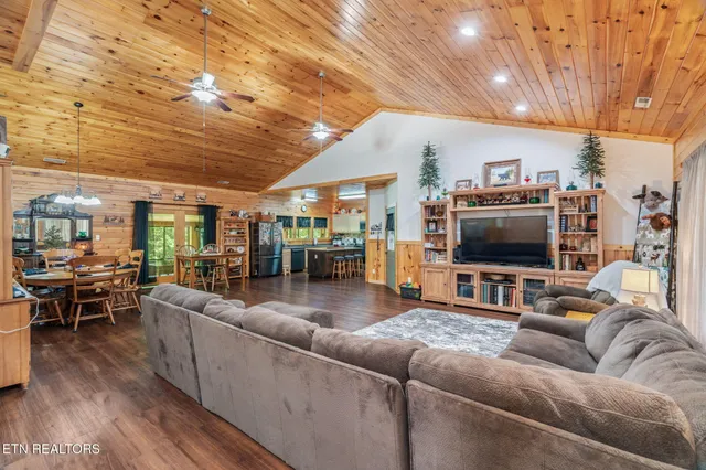 $850,000 | 1668 Deerwood Road, Newport, TN 37821