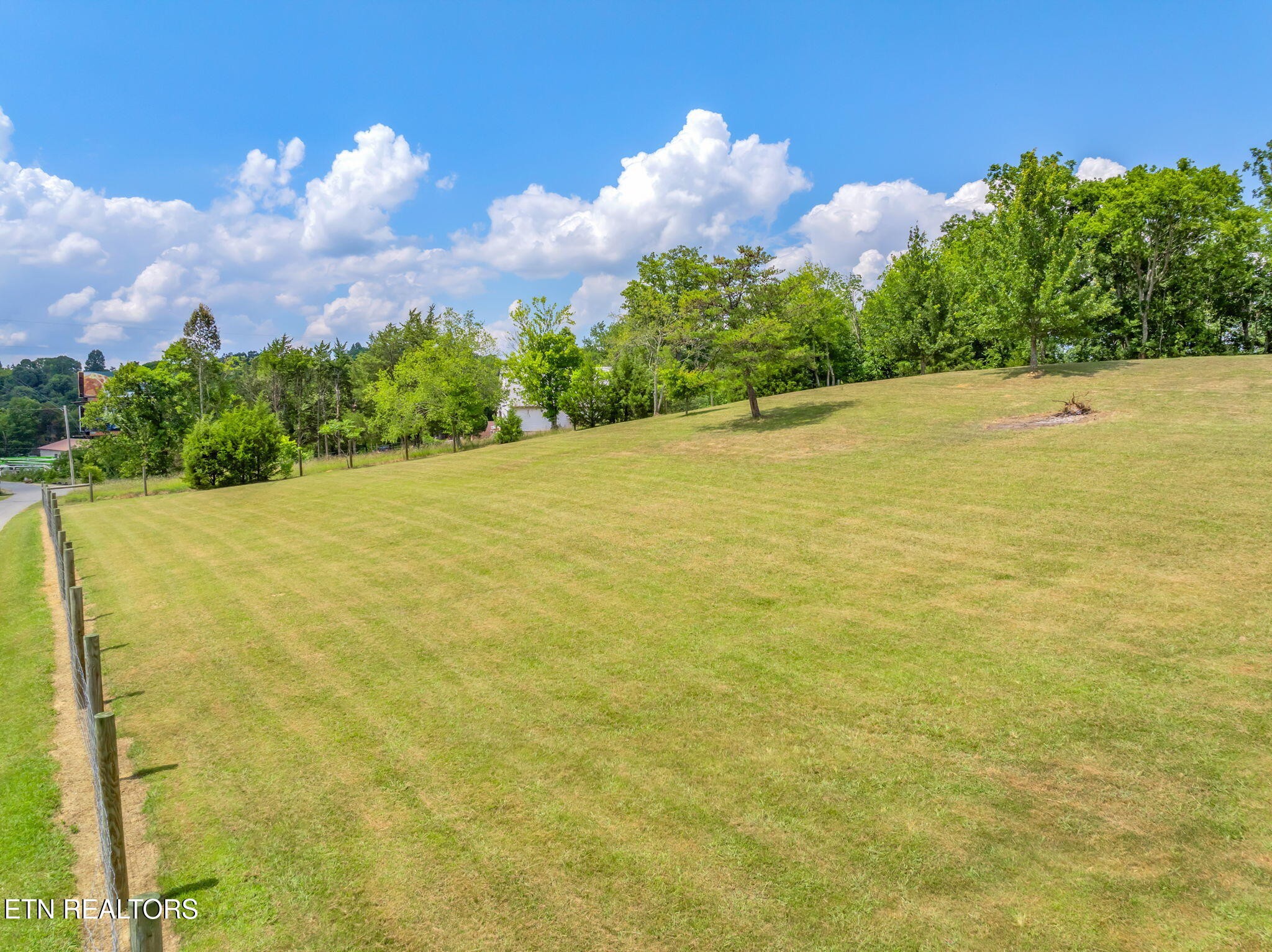 1668 Deerwood Road Newport, TN 37821 - Photo 4 of 44