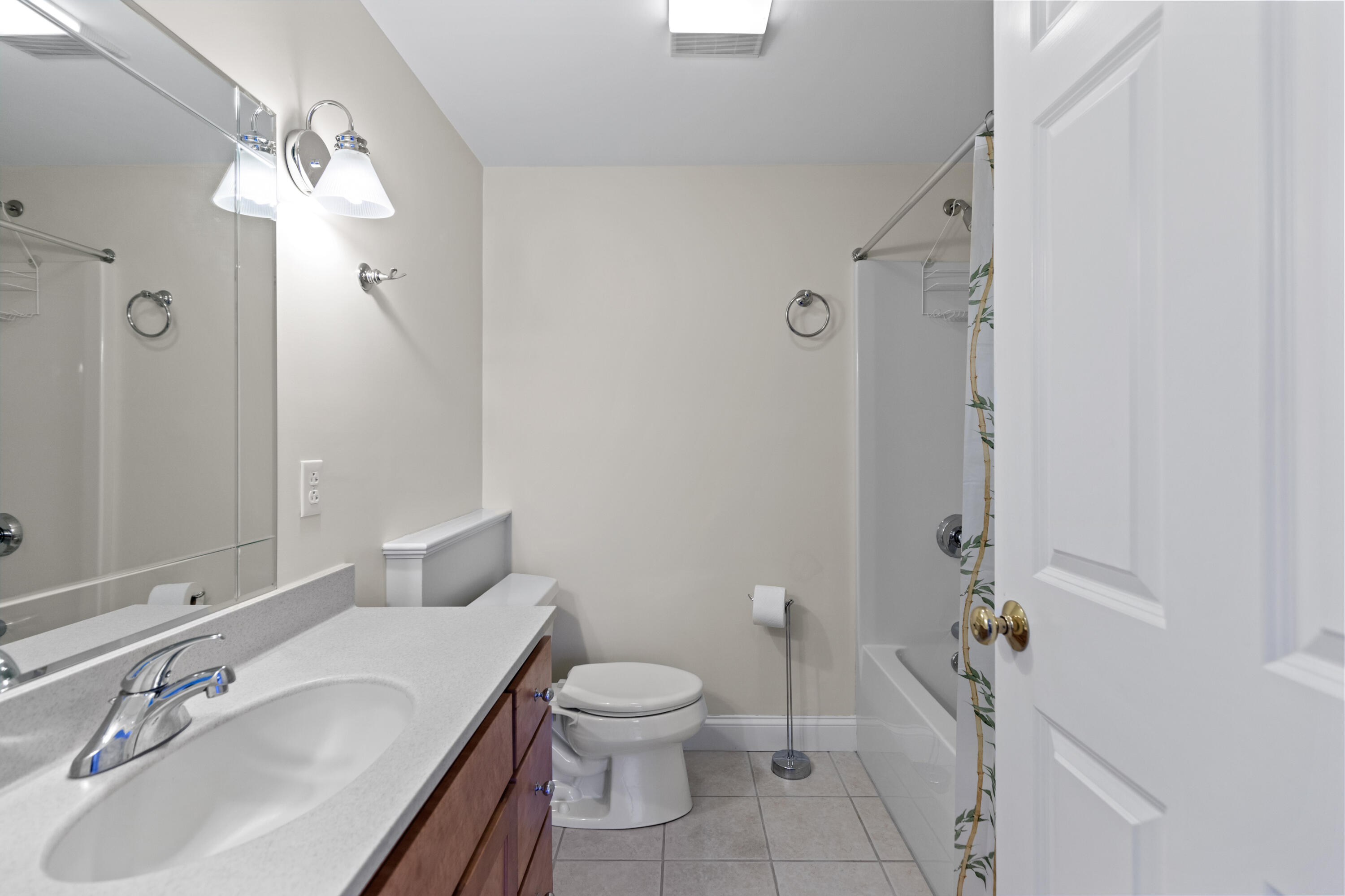 15 Granite Ridge Road, Unit 15 Cumberland Foreside, ME 04110 - Photo 31 of 34 15 Granite Ridge Lower Level Bath