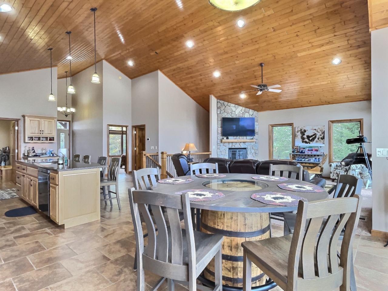 7658 Palmer Lake Road, Unit 1 Land O'Lakes, WI 54540 - Photo 11 of 58 Gallery Image 11
