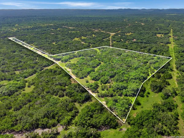 $250,000 | 8715 Farm To Market Road 1796, D'Hanis, TX 78850