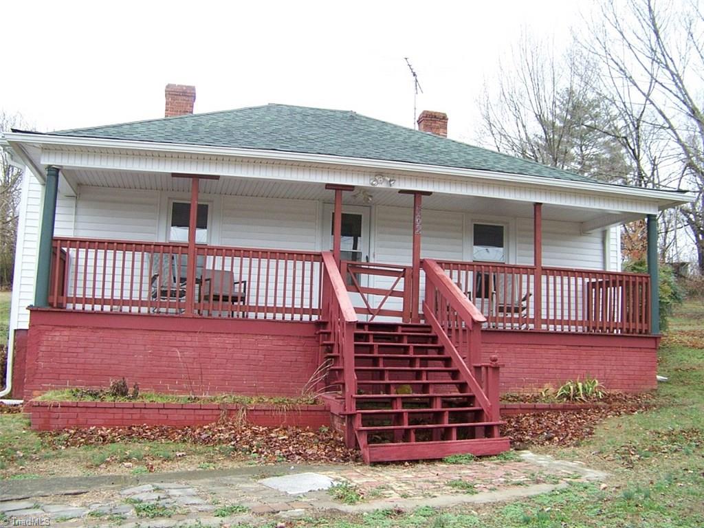 562 South Franklin Road Mount Airy, NC 27030 - Photo 2 of 15 Gallery Image 2