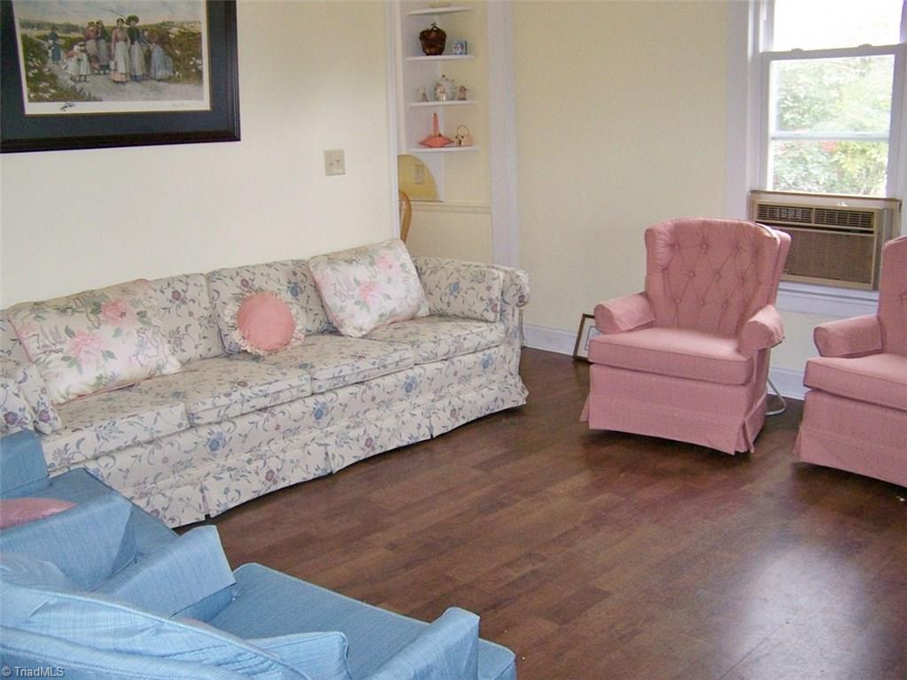 562 South Franklin Road Mount Airy, NC 27030 - Photo 4 of 15 Living Room