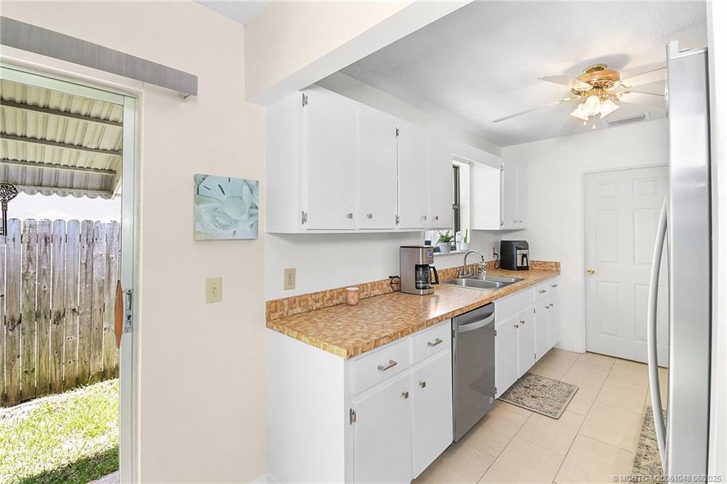 4556 Southeast Beckett Avenue Stuart, FL 34997 - Photo 11 of 34